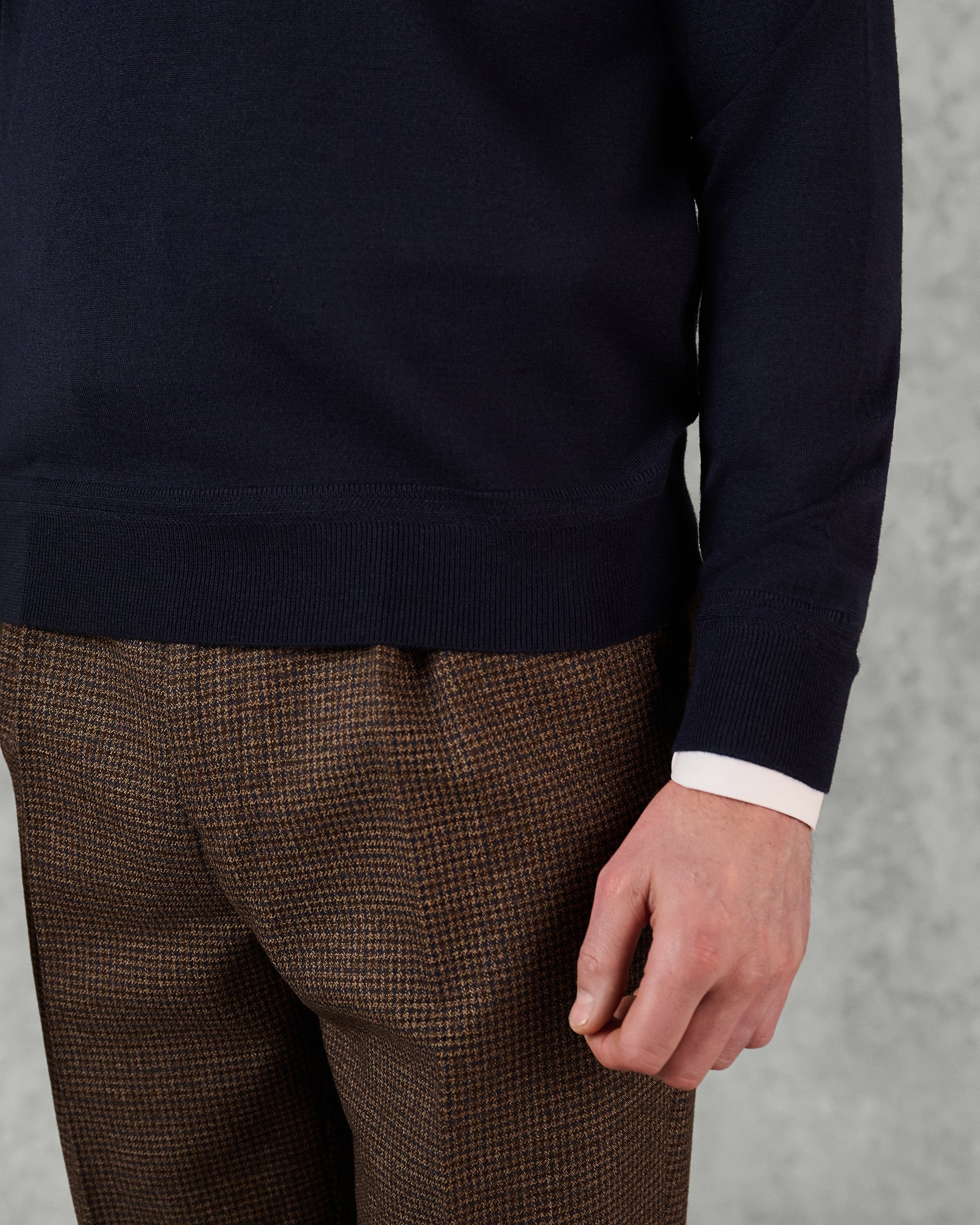 Hodge Wool Silk Cashmere V-neck Jumper