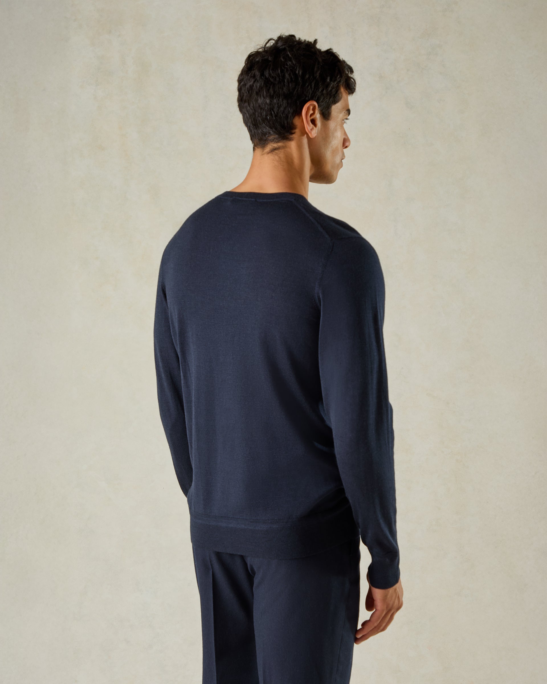 Hodge Wool Silk Cashmere V-neck Knit Navy