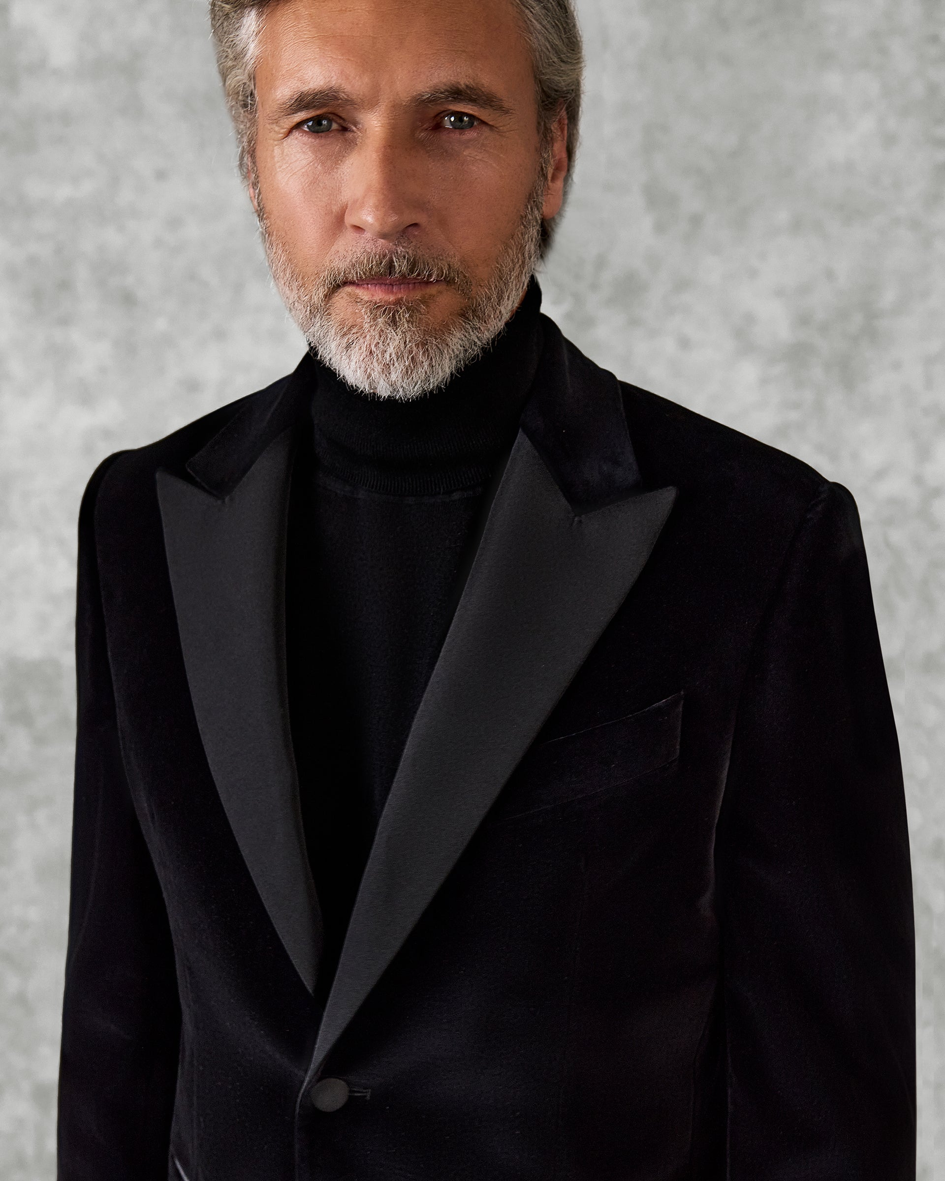 Reynolds Peak Lapel Velvet Dinner Jacket Black