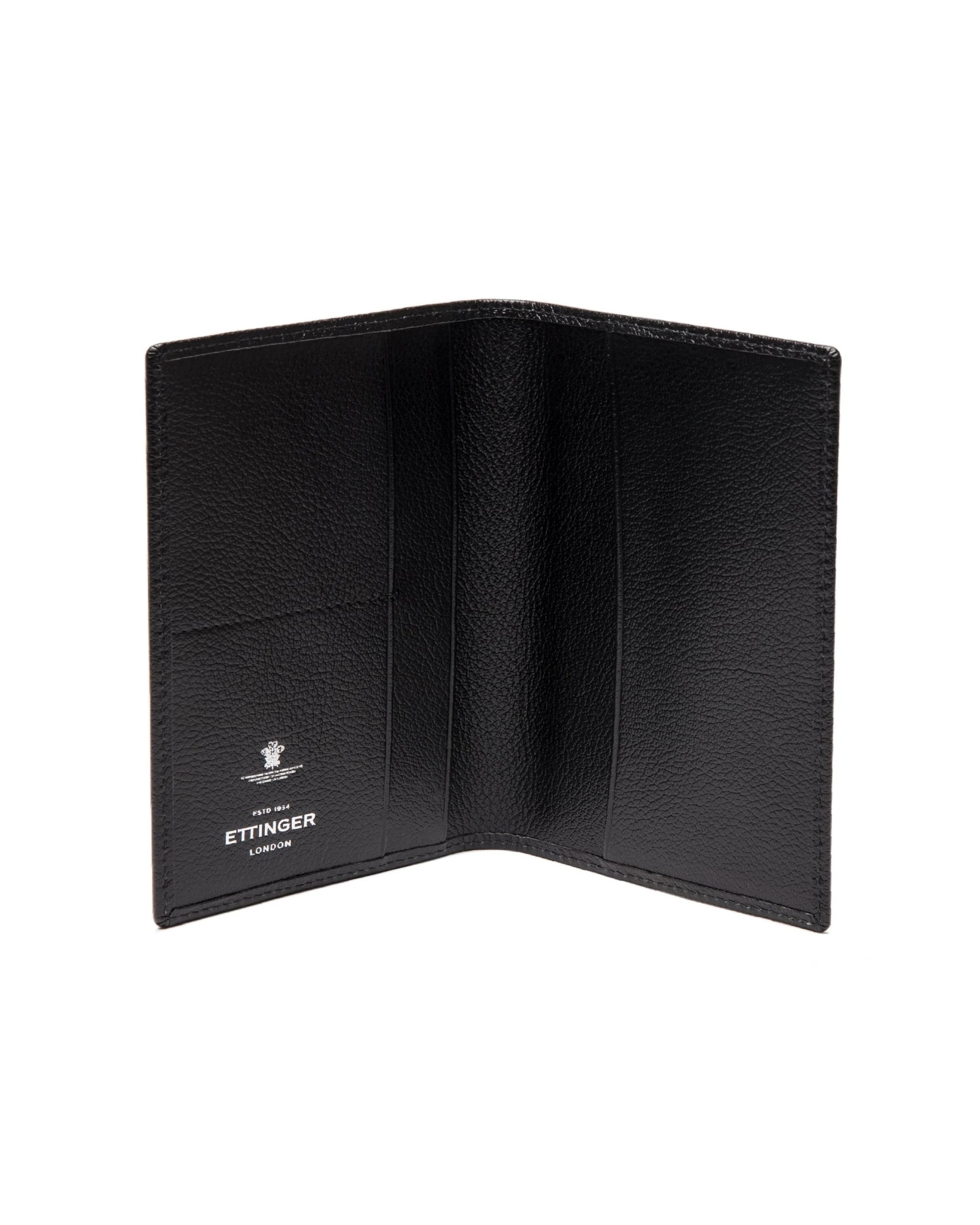 Capra Passport Case Black