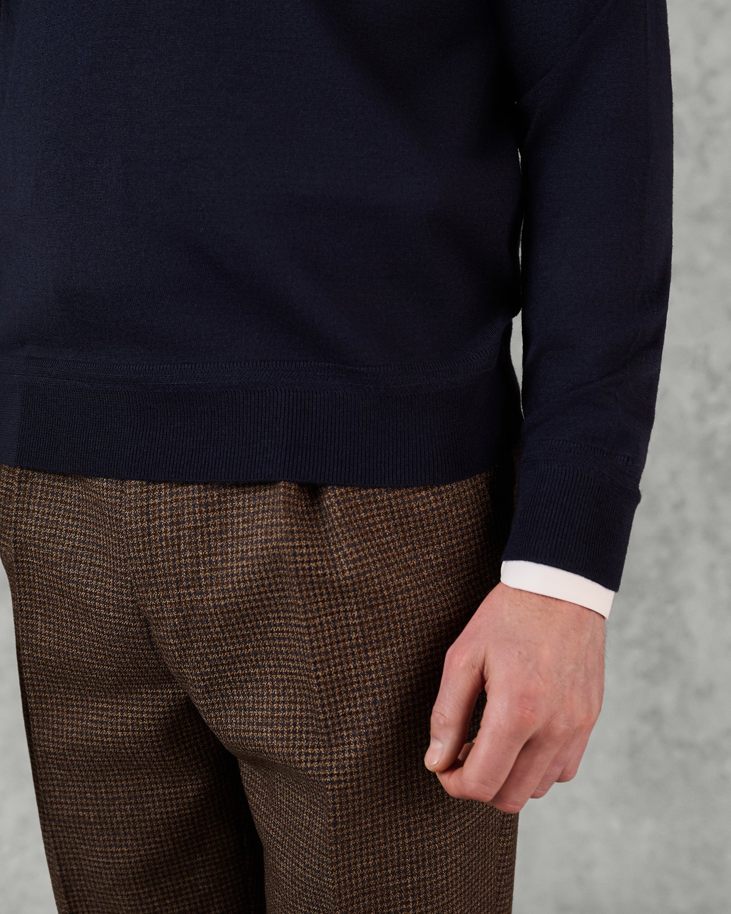 Hodge Wool Silk Cashmere V-neck Jumper