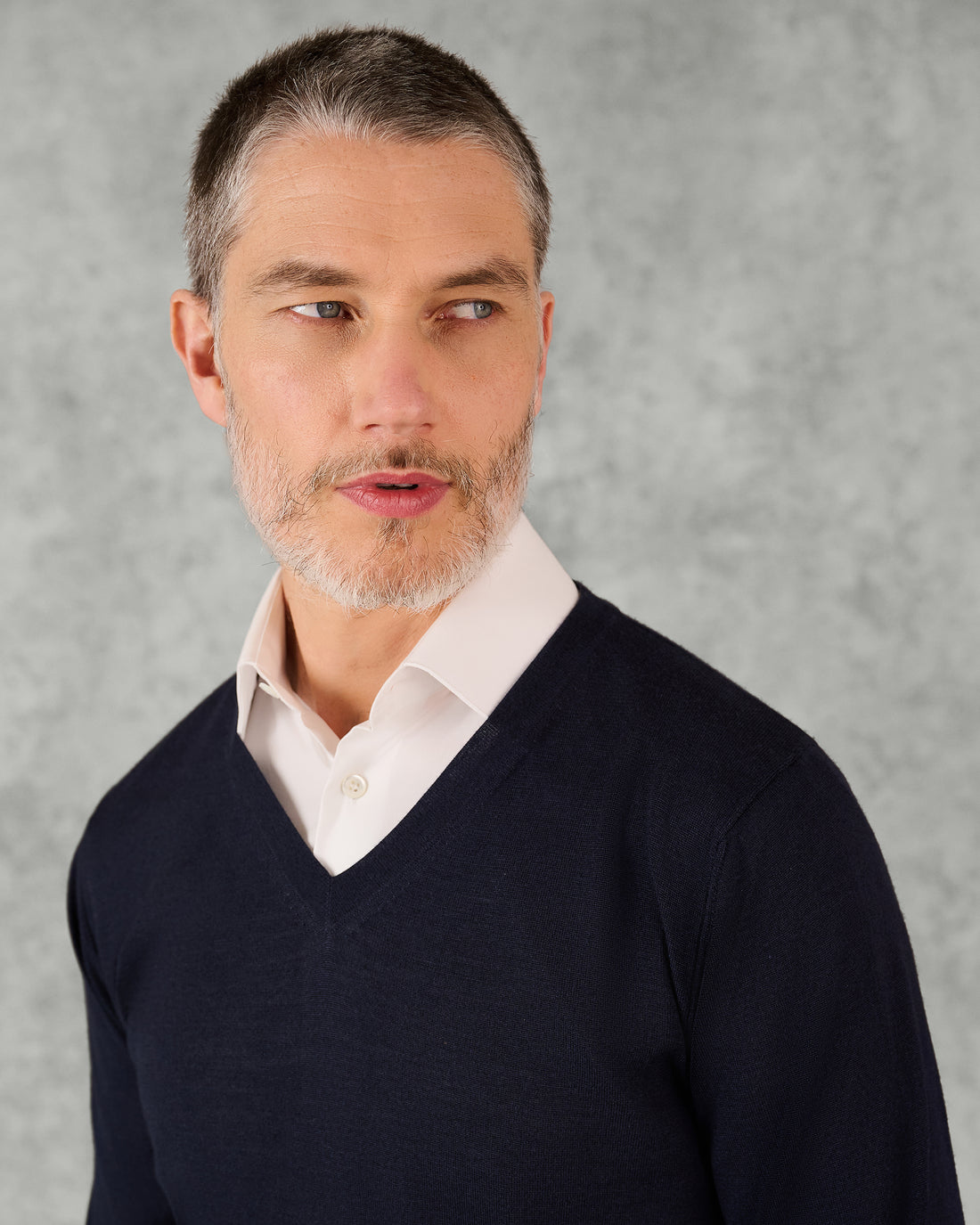 Hodge Wool Silk Cashmere V-neck Jumper