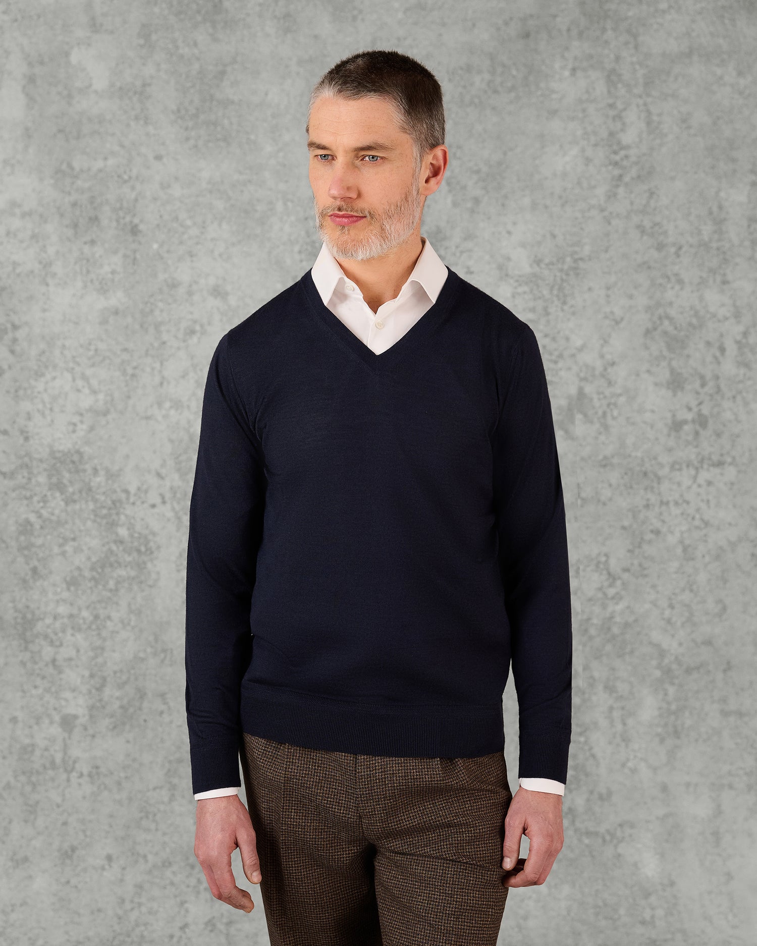 Hodge Wool Silk Cashmere V-neck Jumper