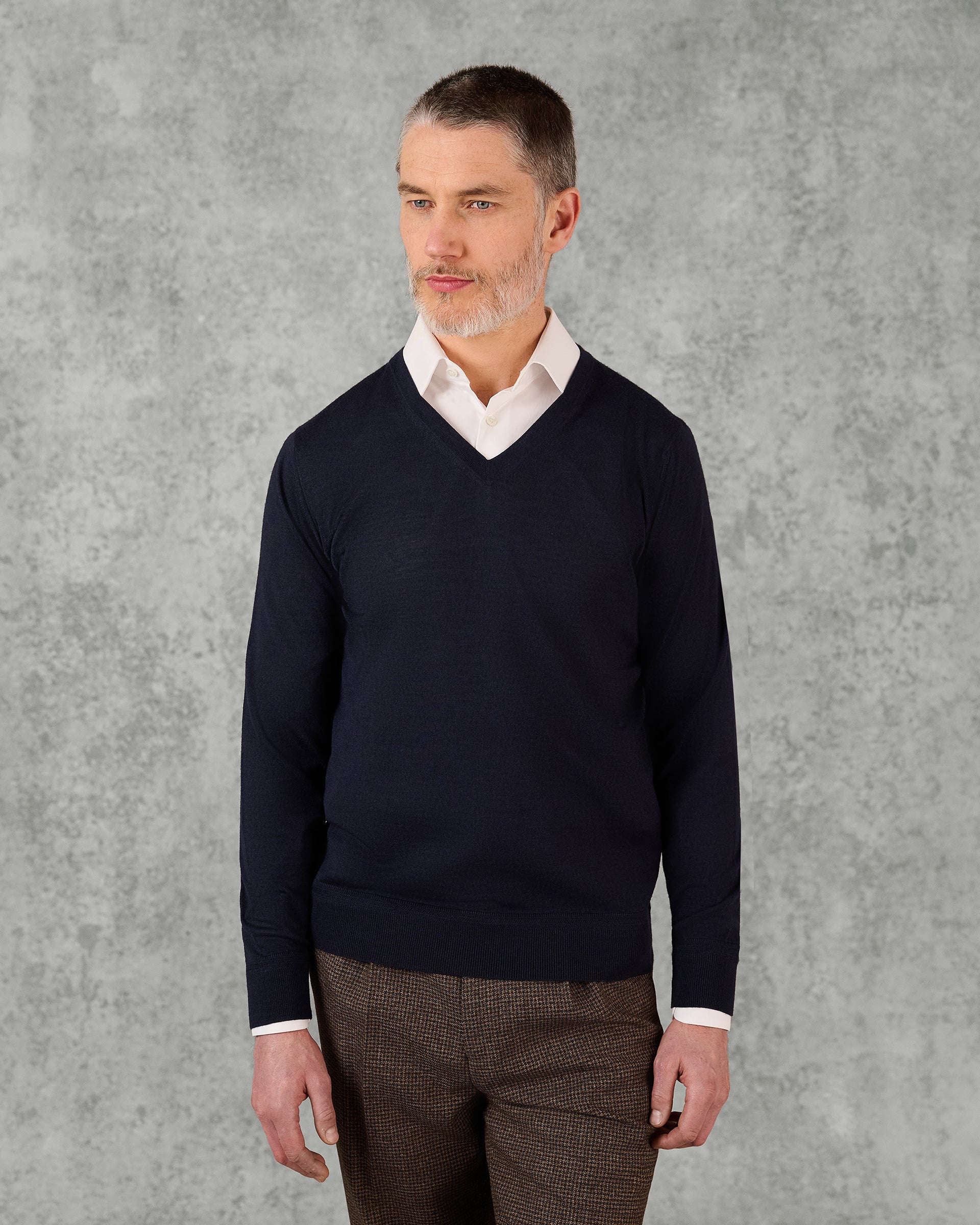 Hodge Wool Silk Cashmere V-neck Jumper