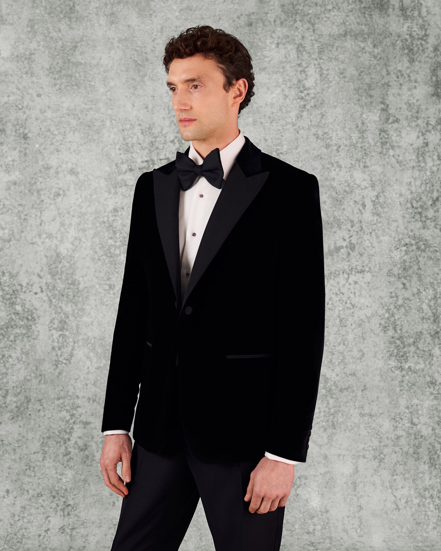 Reynolds Peak Lapel Velvet Dinner Jacket Black